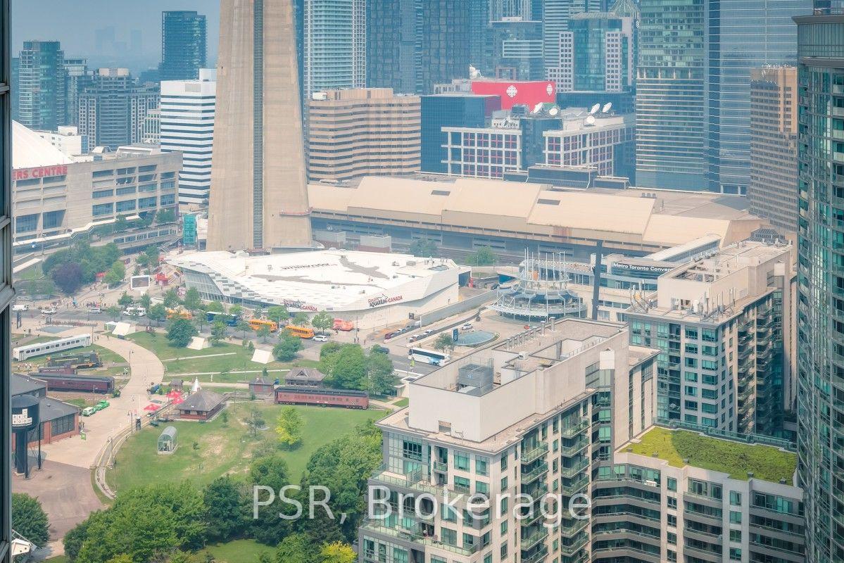 Photo 17 of Unit 13, 208 Queens Quay West, Toronto, Waterfront Communities — HOMEH