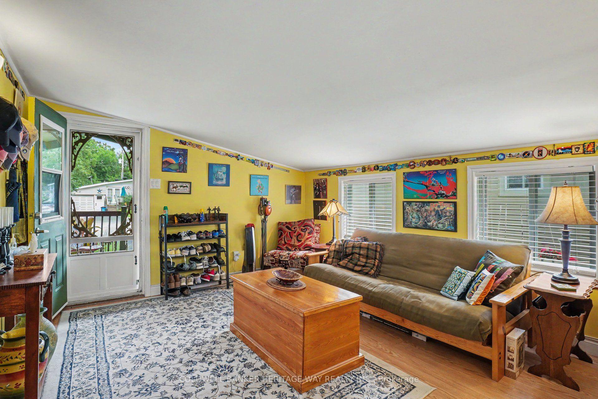 Photo 4 of 11 Oakwood Street, Beckwith, Beckwith Twp — HOMEH