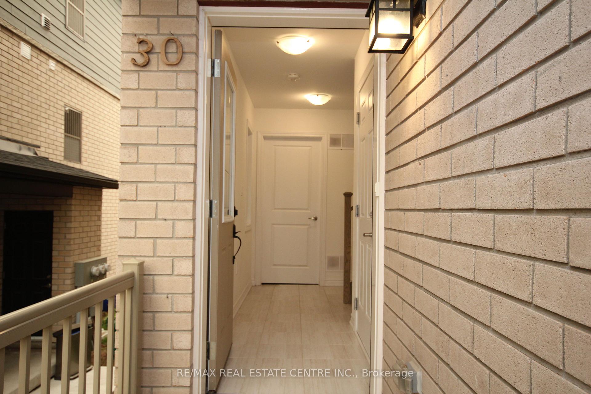 Photo 8 of 30 Wagon Lane, Barrie, Rural Barrie Southeast — HOMEH