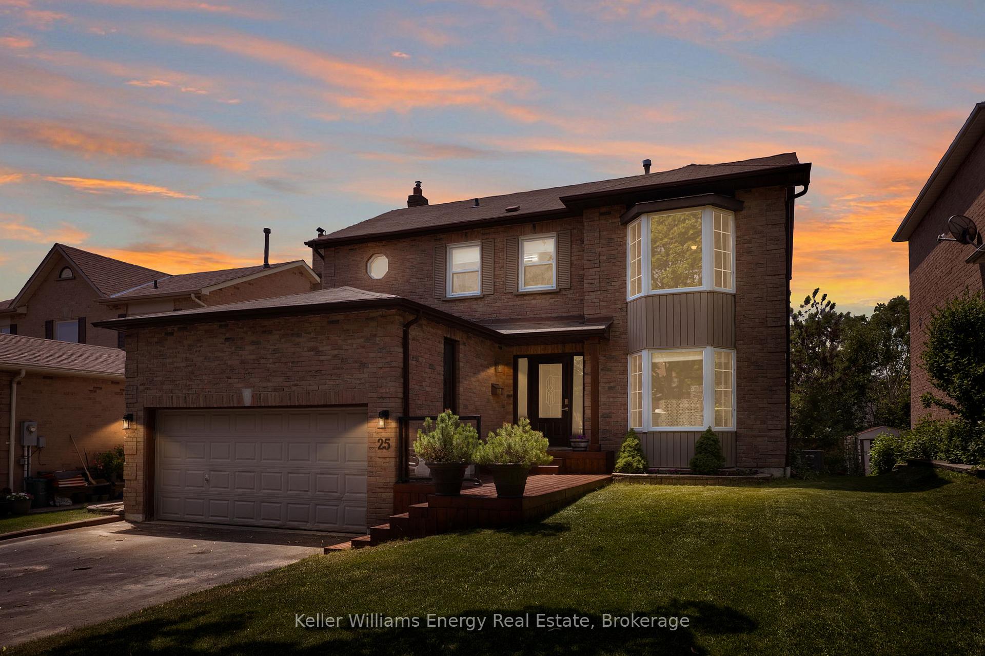 Photo 2 of 25 Fieldview Crescent, Whitby, Blue Grass Meadows — HOMEH