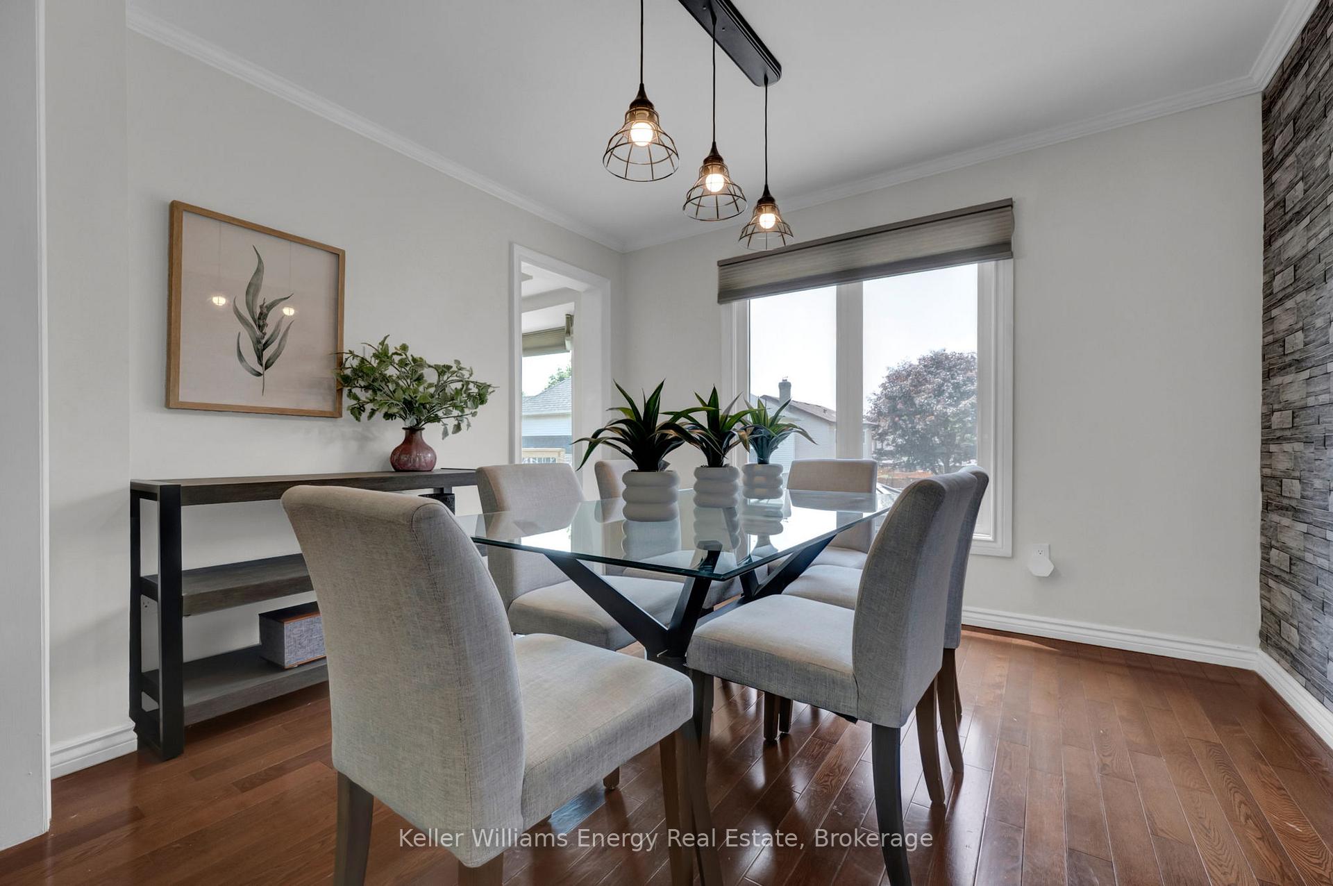 Photo 8 of 25 Fieldview Crescent, Whitby, Blue Grass Meadows — HOMEH