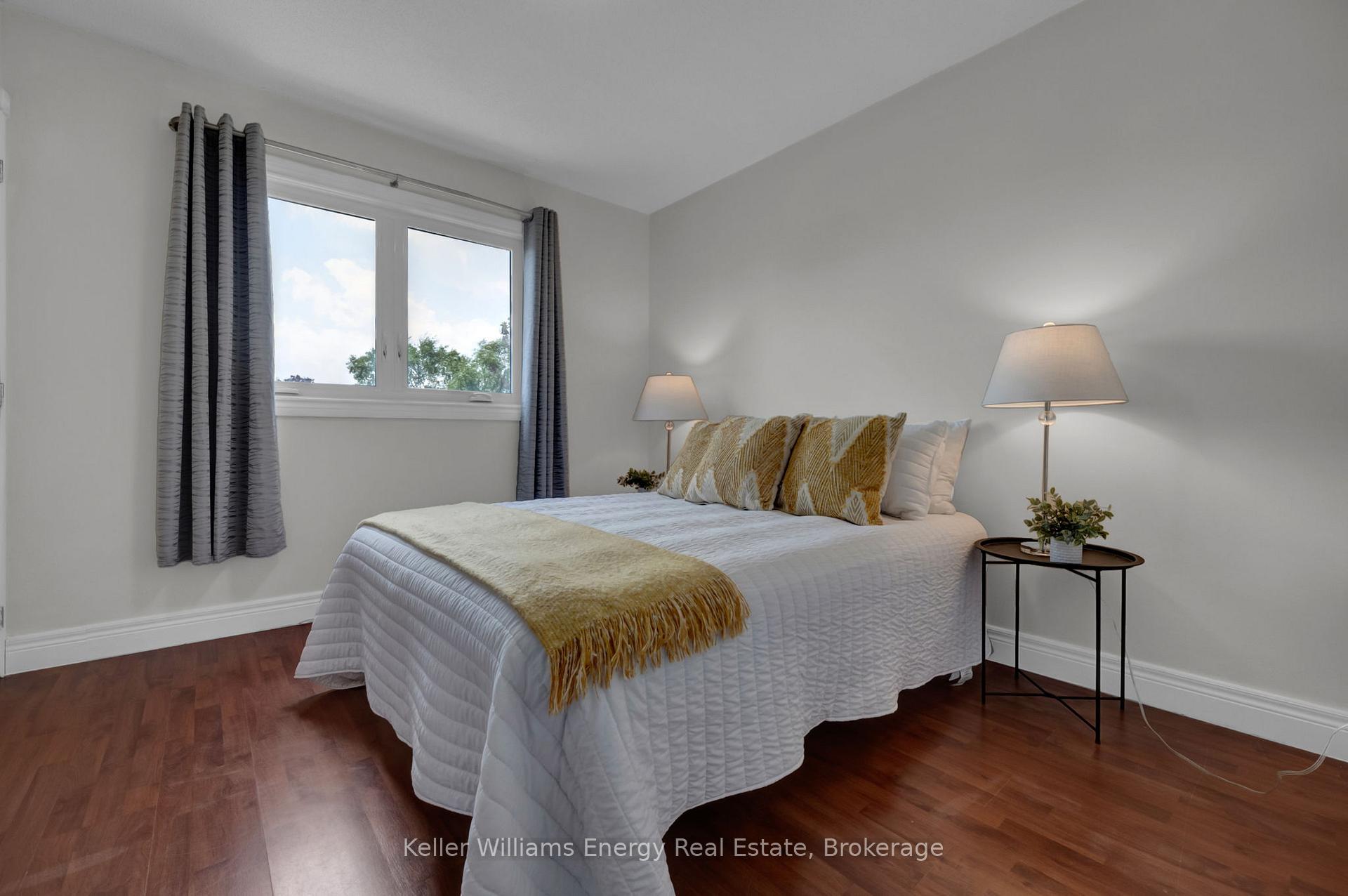 Photo 15 of 25 Fieldview Crescent, Whitby, Blue Grass Meadows — HOMEH