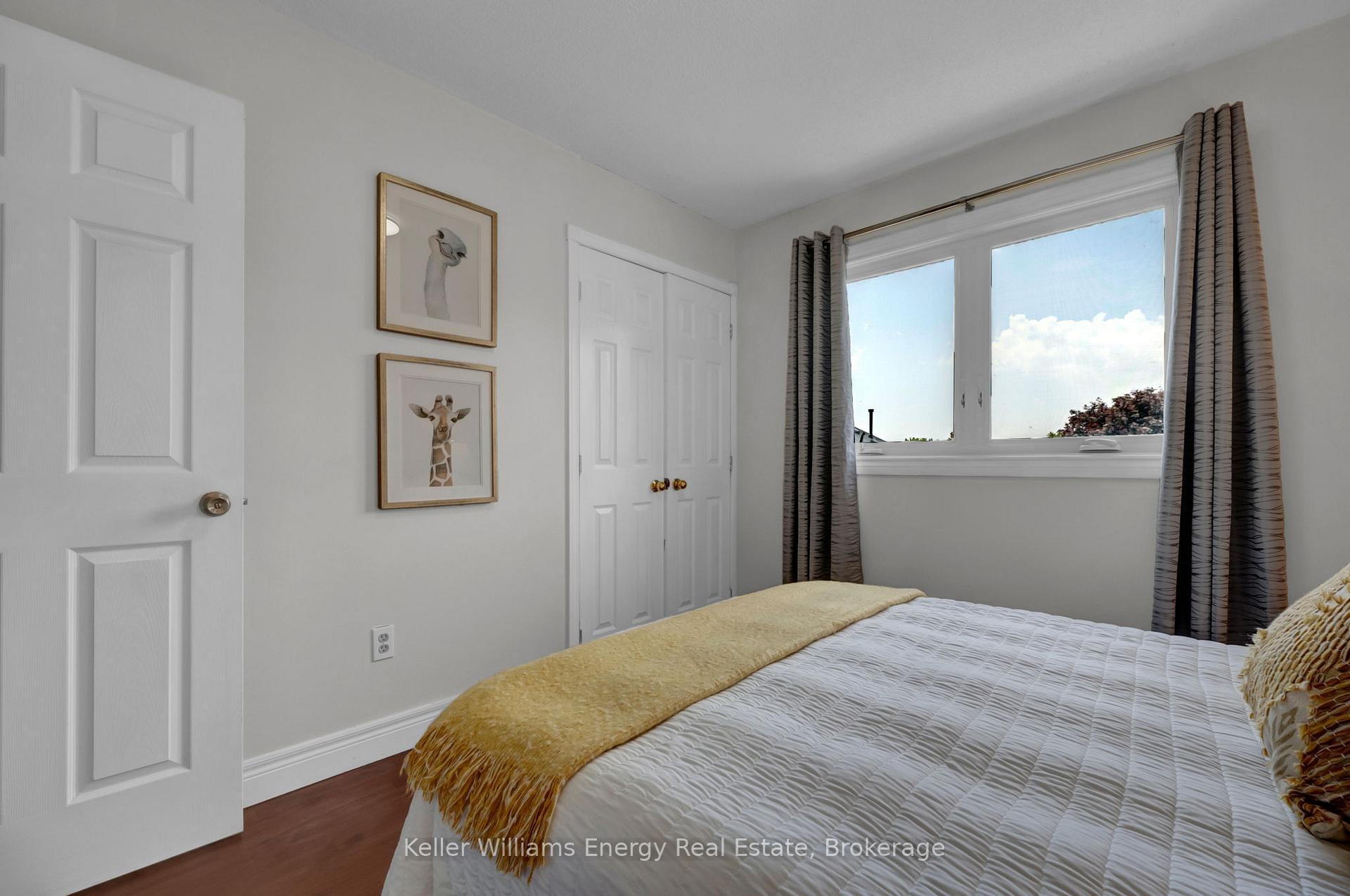 Photo 16 of 25 Fieldview Crescent, Whitby, Blue Grass Meadows — HOMEH