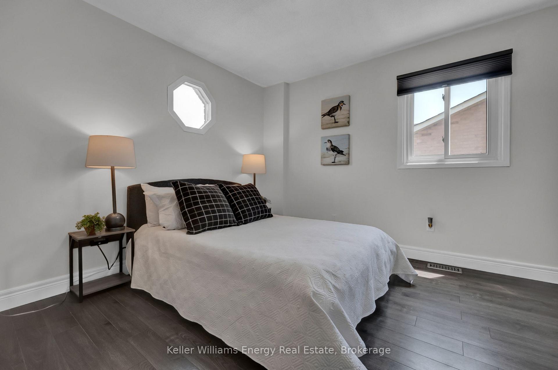 Photo 20 of 25 Fieldview Crescent, Whitby, Blue Grass Meadows — HOMEH