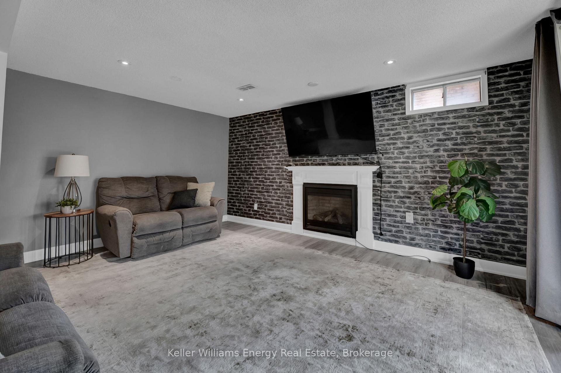 Photo 26 of 25 Fieldview Crescent, Whitby, Blue Grass Meadows — HOMEH