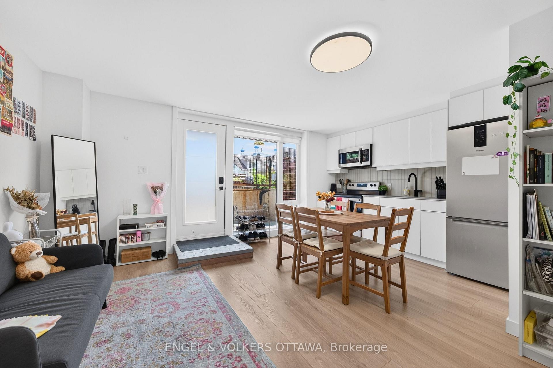 Photo 4 of Unit D, 117 Carruthers Avenue, Ottawa, Mechanicsville — HOMEH
