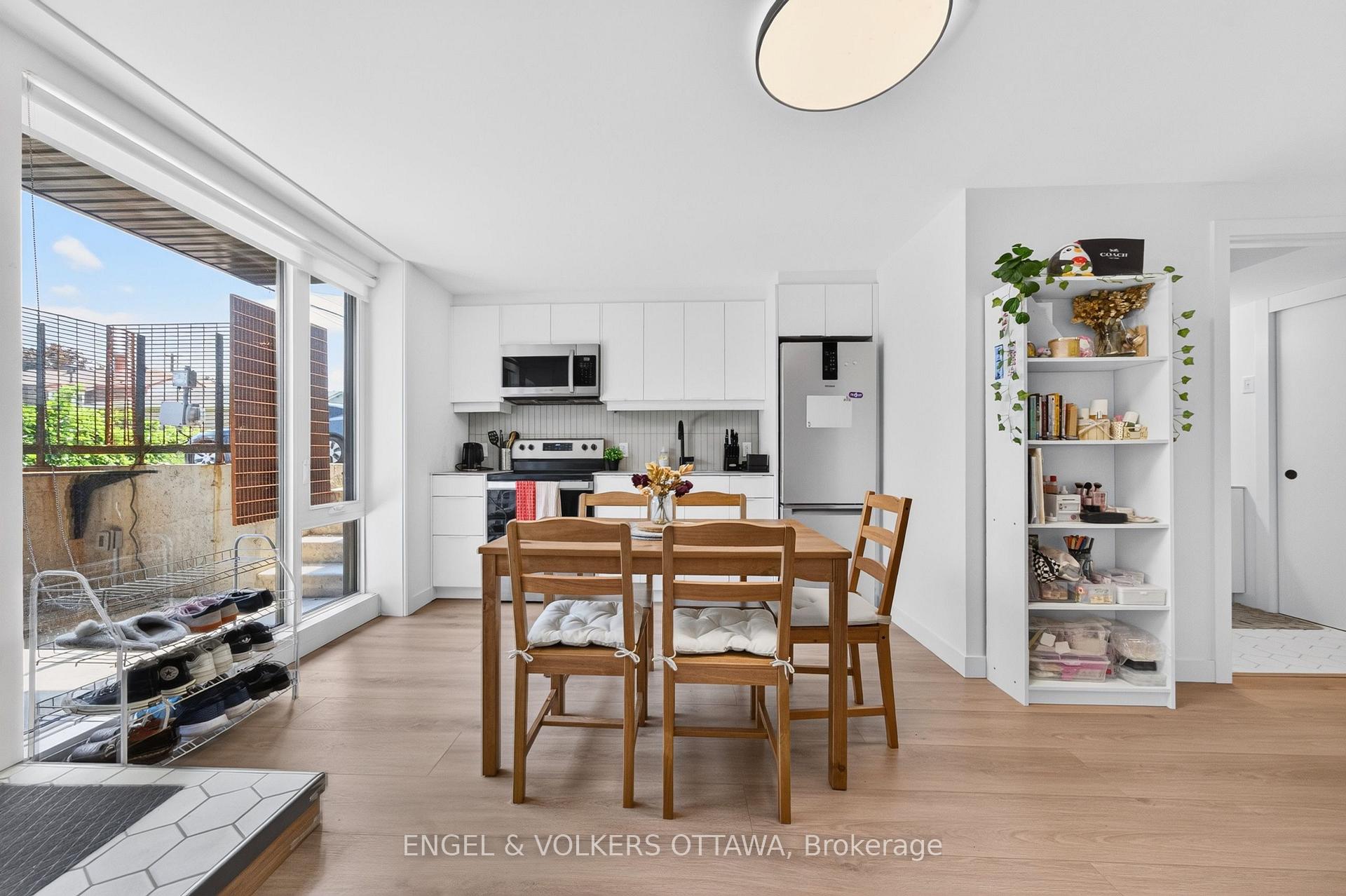 Photo 5 of Unit D, 117 Carruthers Avenue, Ottawa, Mechanicsville — HOMEH