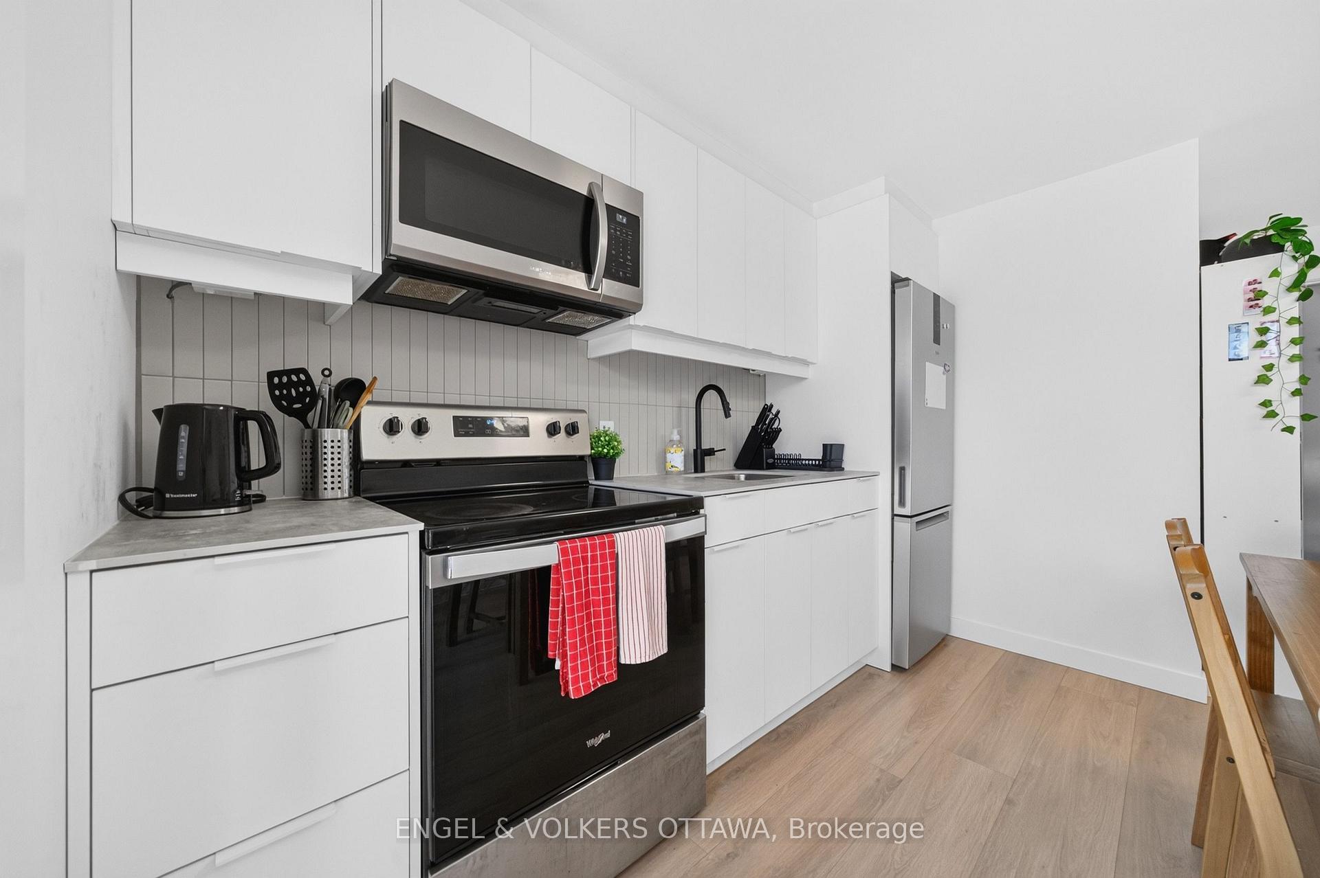 Photo 7 of Unit D, 117 Carruthers Avenue, Ottawa, Mechanicsville — HOMEH