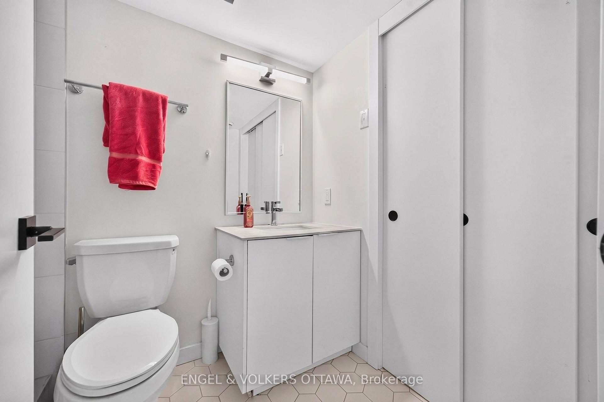 Photo 17 of Unit D, 117 Carruthers Avenue, Ottawa, Mechanicsville — HOMEH