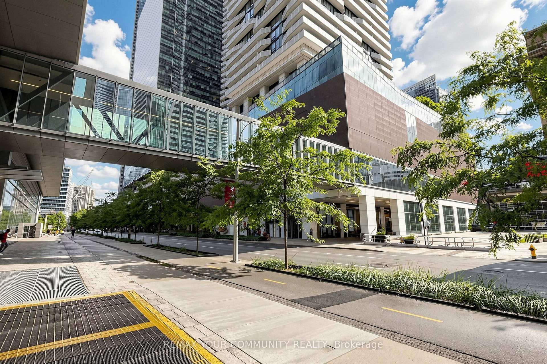 Photo 5 of Unit 3702, 88 Harbour Street, Toronto, Waterfront Communities — HOMEH