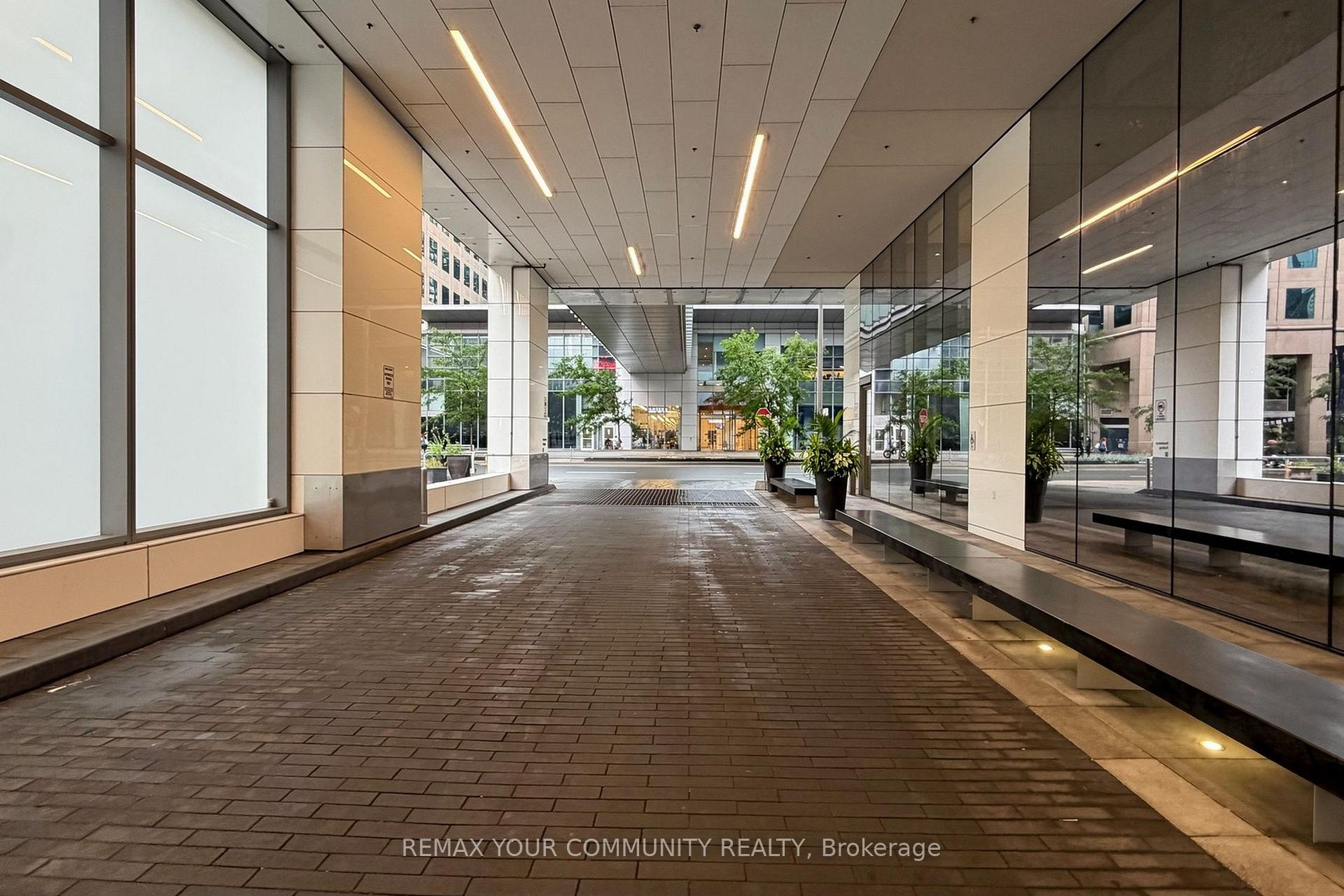 Photo 7 of Unit 3702, 88 Harbour Street, Toronto, Waterfront Communities — HOMEH