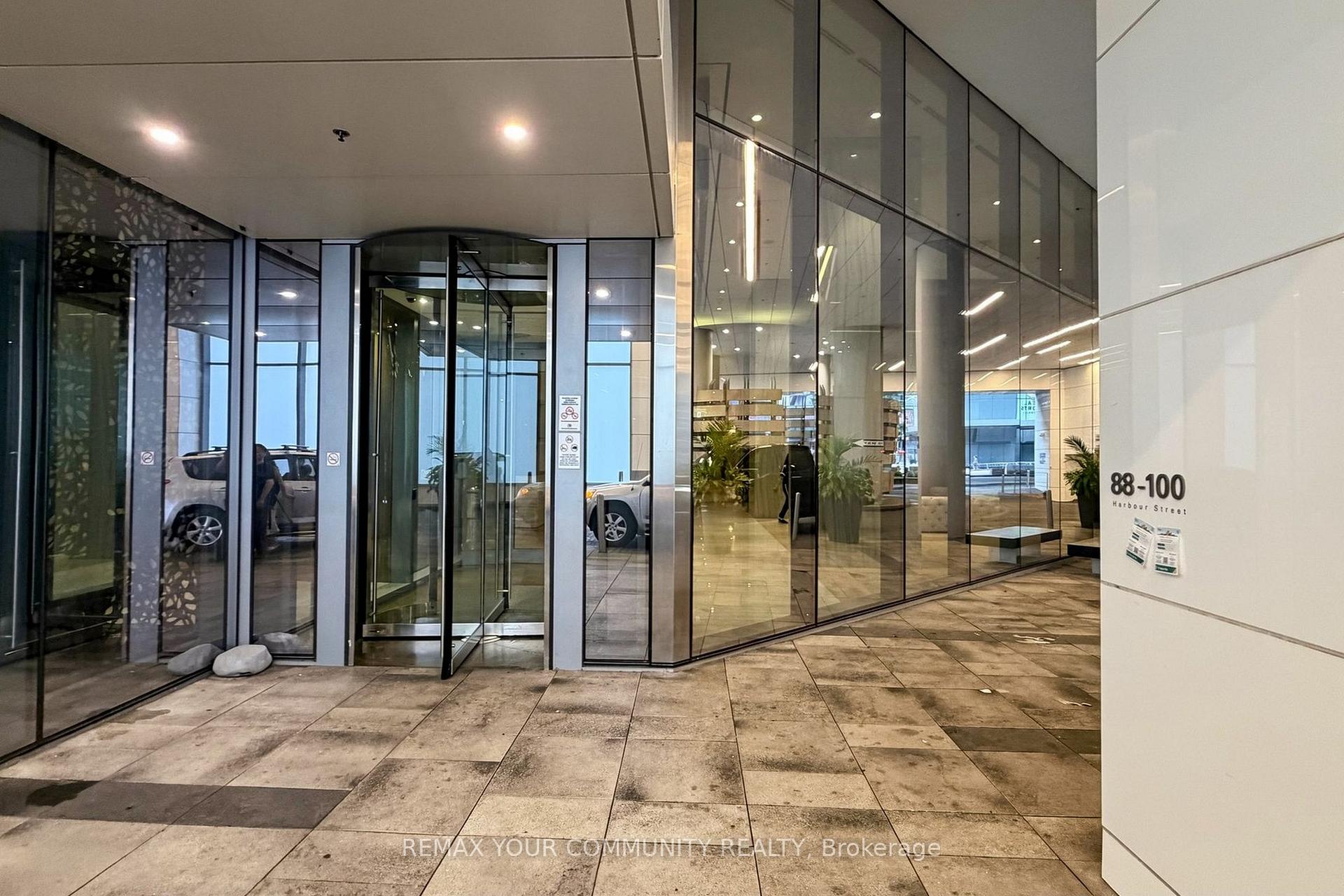 Photo 8 of Unit 3702, 88 Harbour Street, Toronto, Waterfront Communities — HOMEH