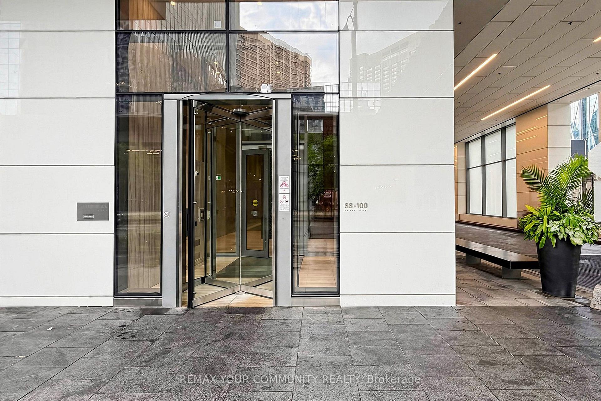 Photo 9 of Unit 3702, 88 Harbour Street, Toronto, Waterfront Communities — HOMEH