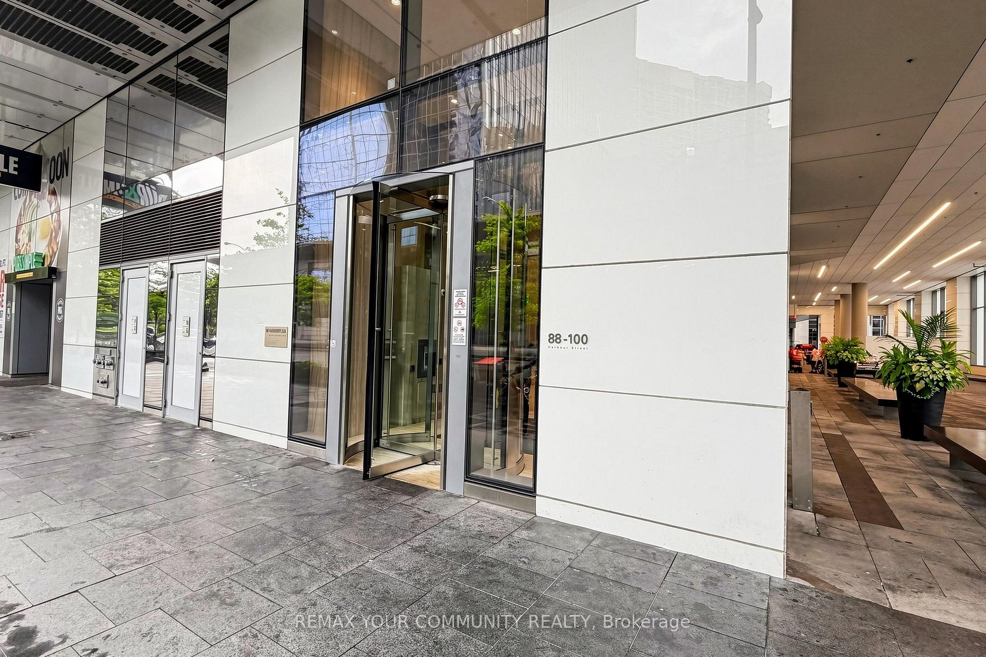 Photo 10 of Unit 3702, 88 Harbour Street, Toronto, Waterfront Communities — HOMEH