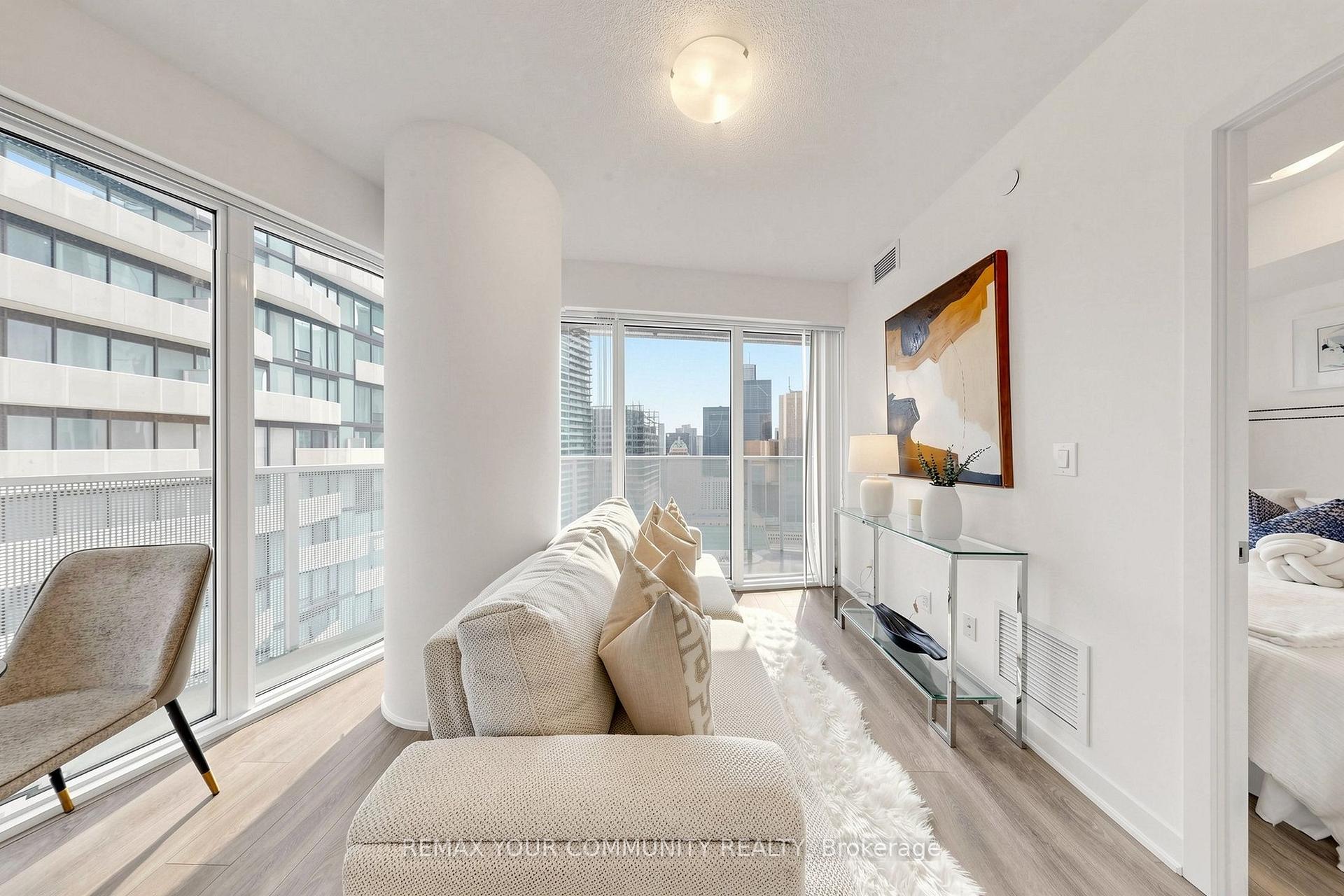 Photo 15 of Unit 3702, 88 Harbour Street, Toronto, Waterfront Communities — HOMEH