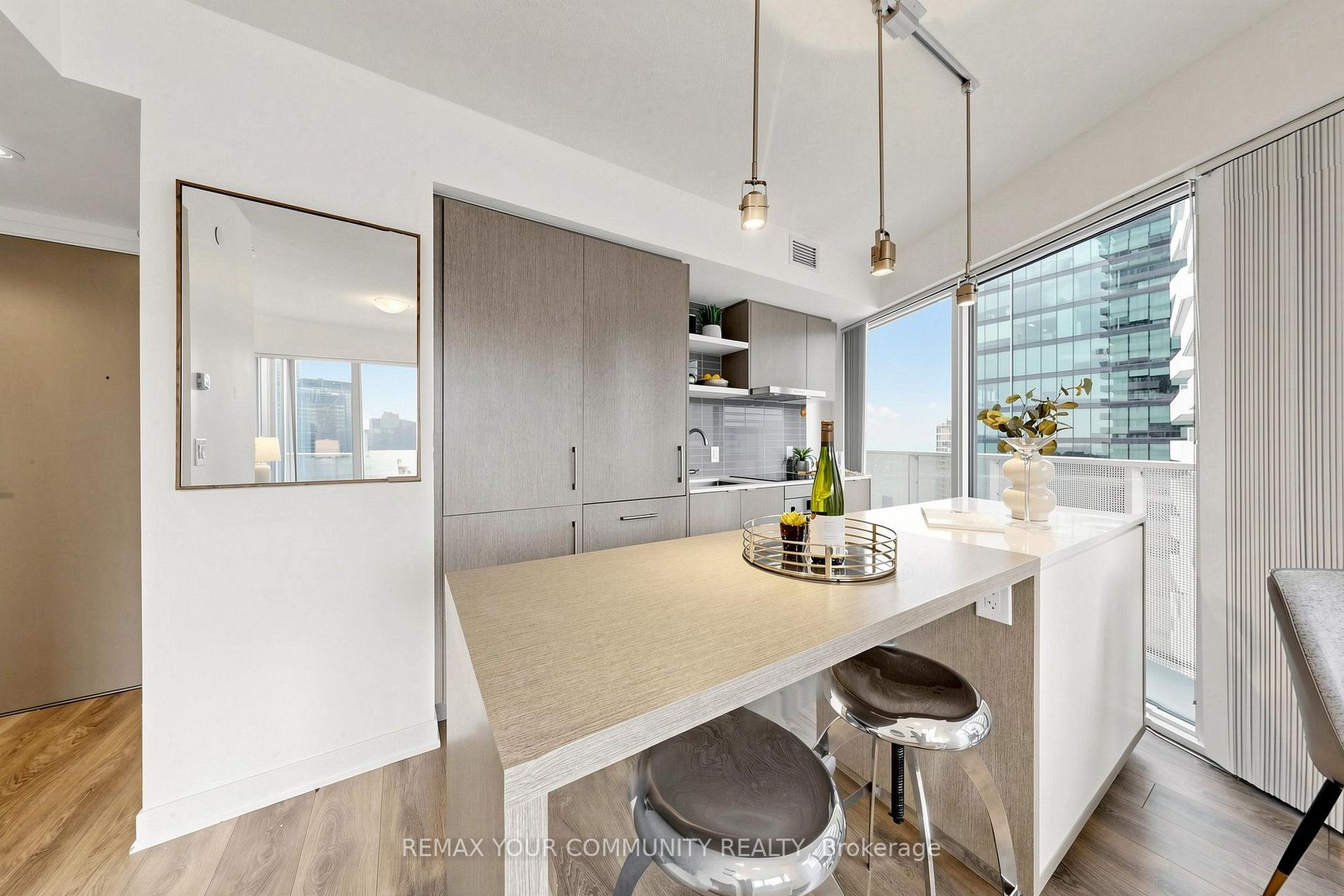 Photo 16 of Unit 3702, 88 Harbour Street, Toronto, Waterfront Communities — HOMEH
