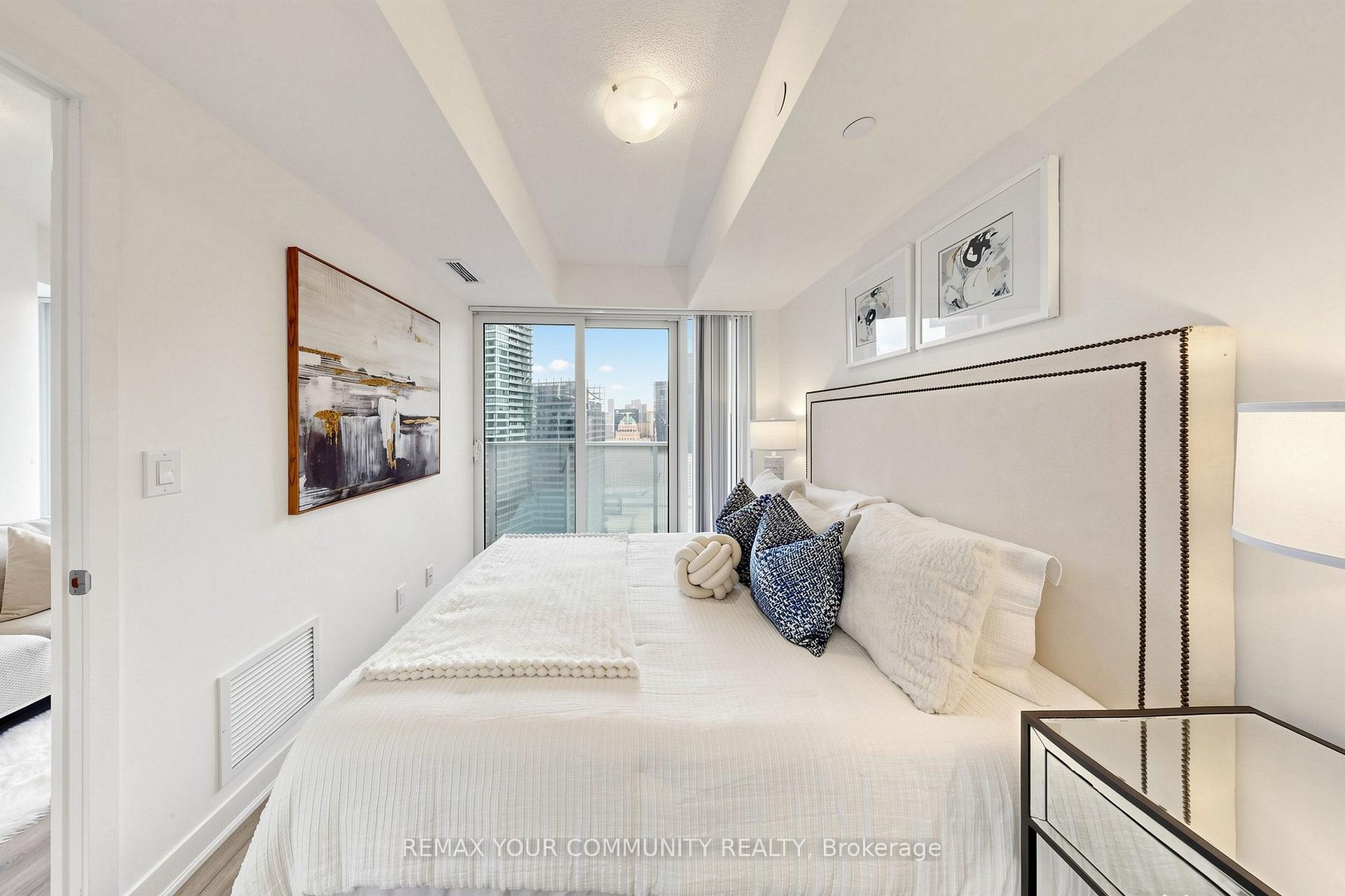 Photo 25 of Unit 3702, 88 Harbour Street, Toronto, Waterfront Communities — HOMEH