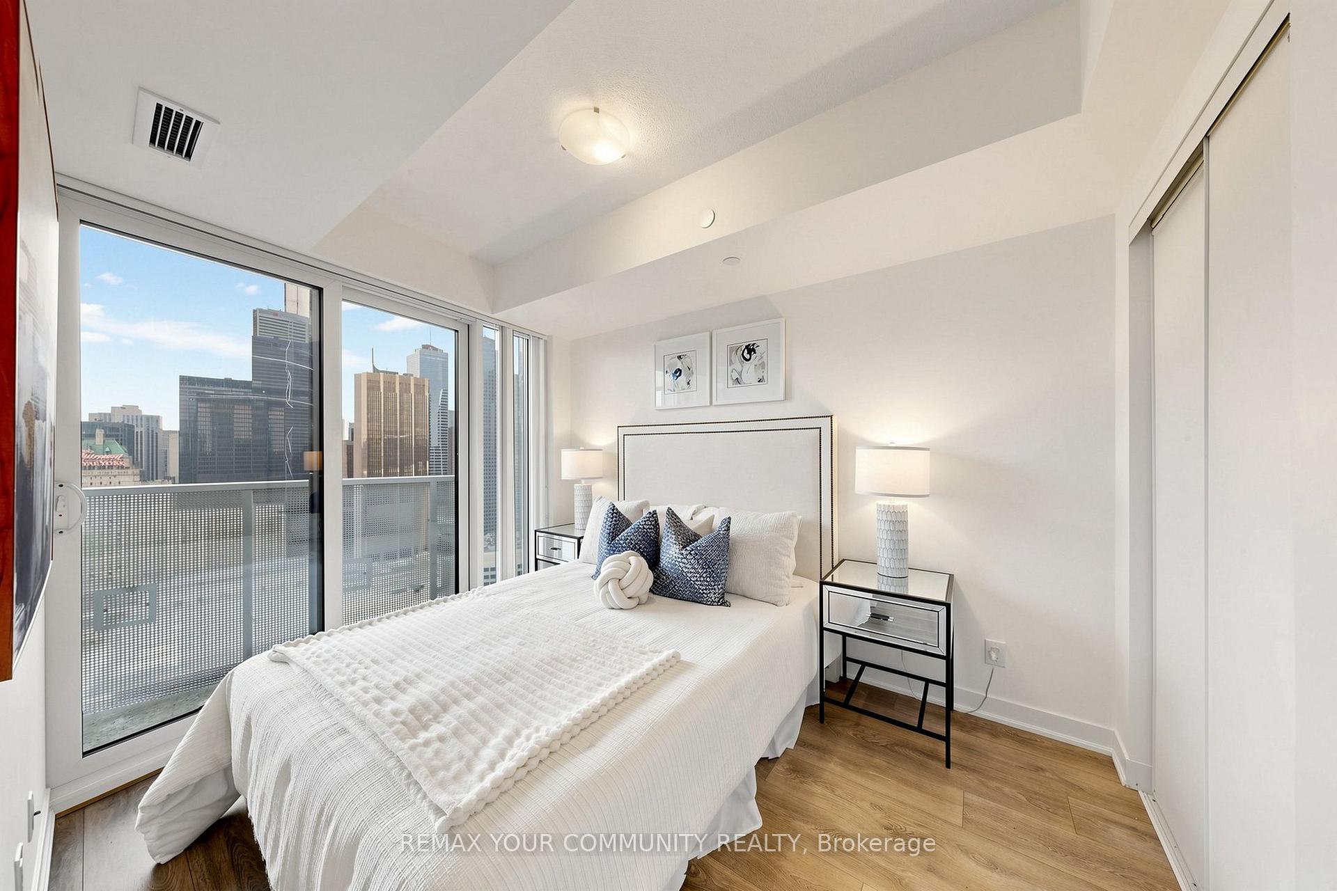 Photo 26 of Unit 3702, 88 Harbour Street, Toronto, Waterfront Communities — HOMEH