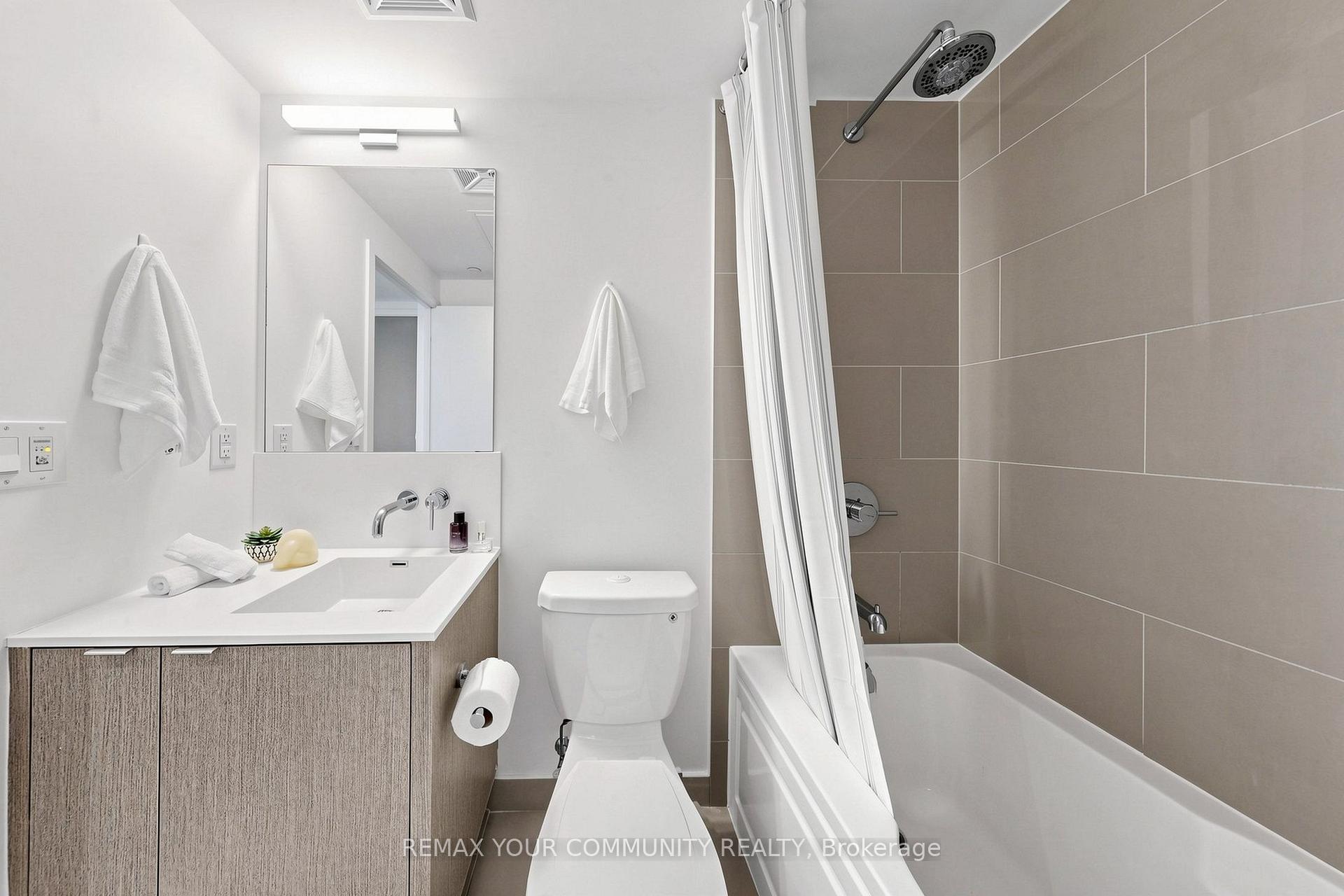 Photo 29 of Unit 3702, 88 Harbour Street, Toronto, Waterfront Communities — HOMEH