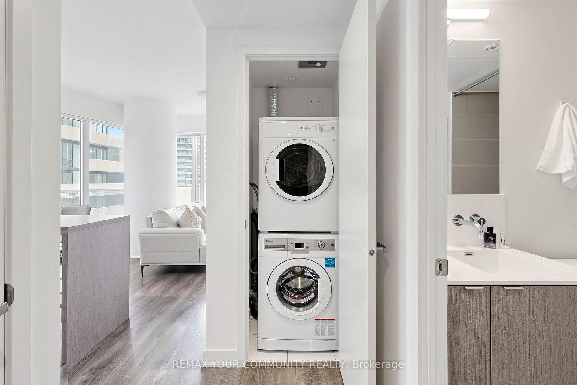 Photo 32 of Unit 3702, 88 Harbour Street, Toronto, Waterfront Communities — HOMEH