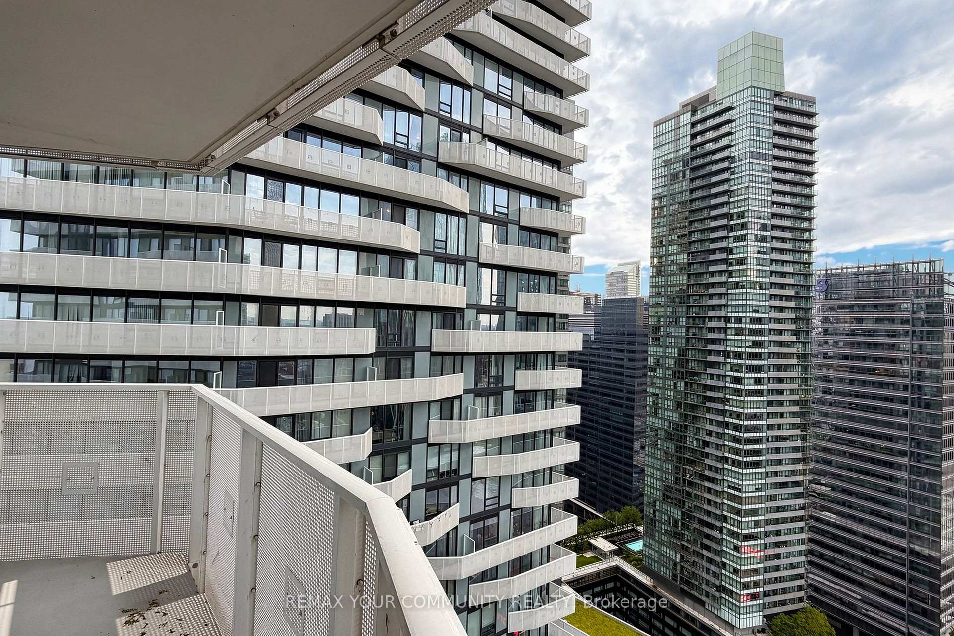 Photo 36 of Unit 3702, 88 Harbour Street, Toronto, Waterfront Communities — HOMEH