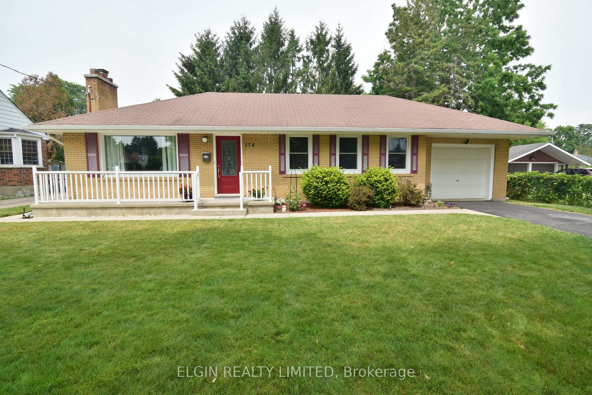 Photo 4 of 174 Elm Street, St. Thomas — HOMEH