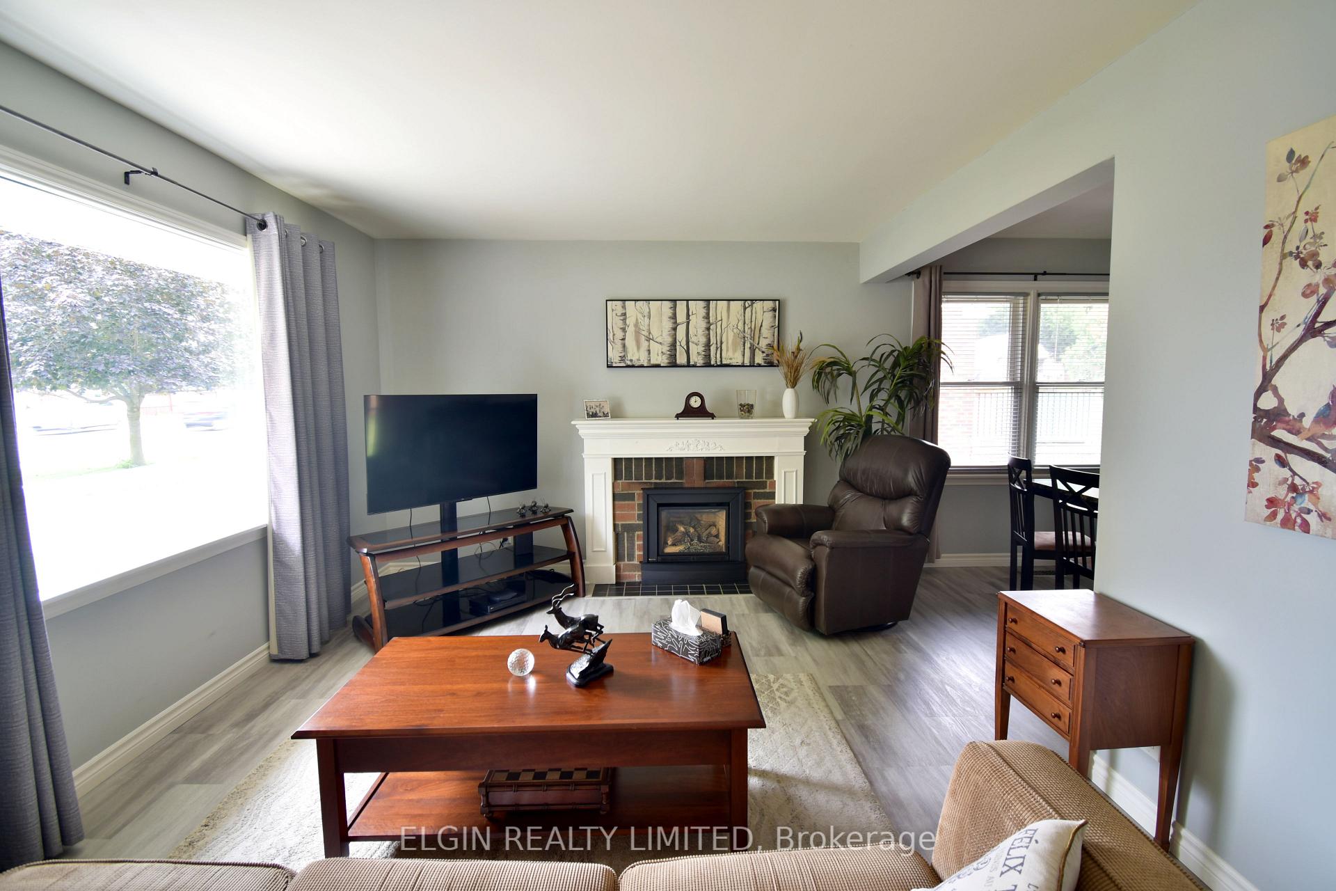 Photo 7 of 174 Elm Street, St. Thomas — HOMEH