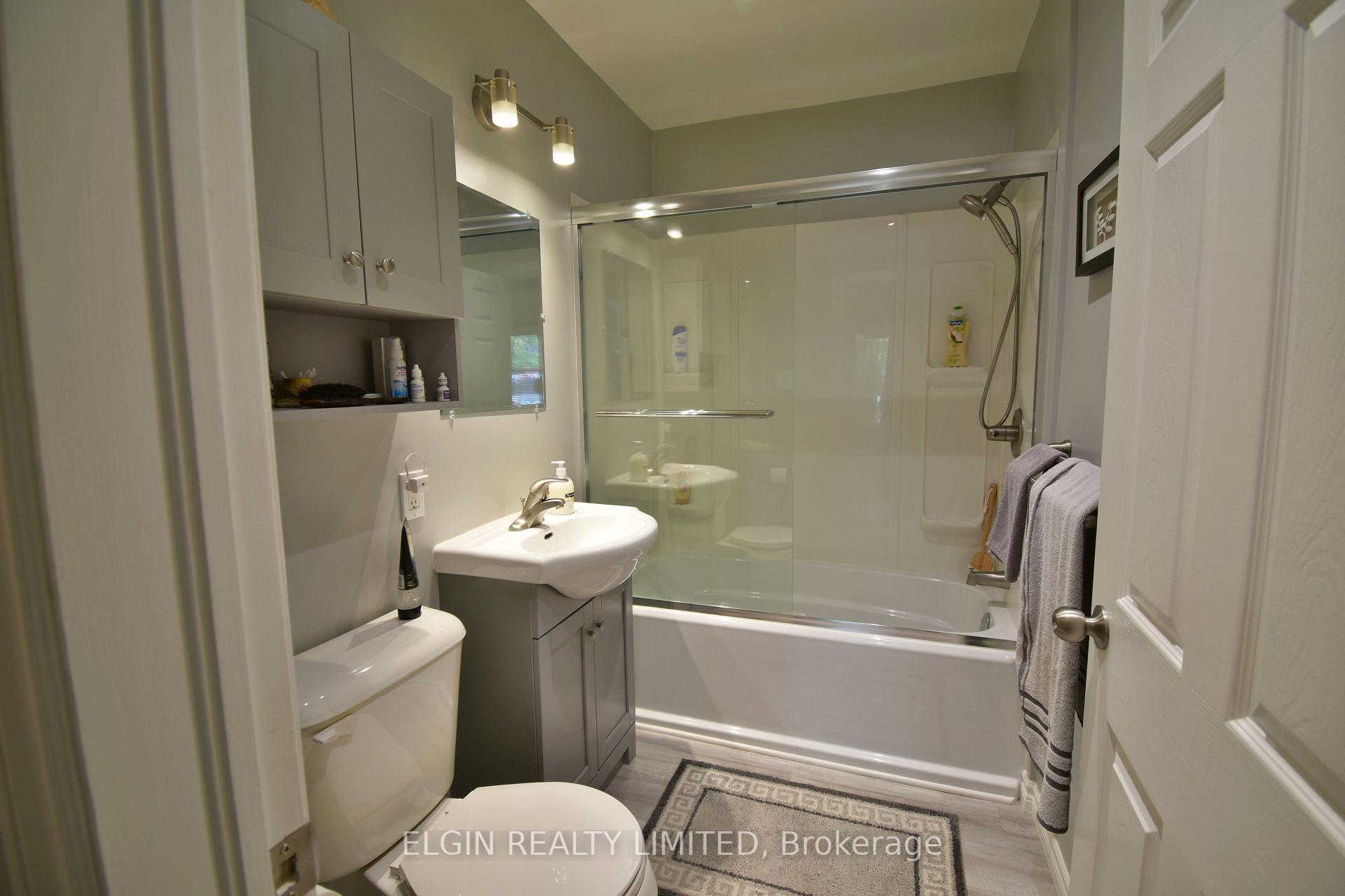 Photo 13 of 174 Elm Street, St. Thomas — HOMEH