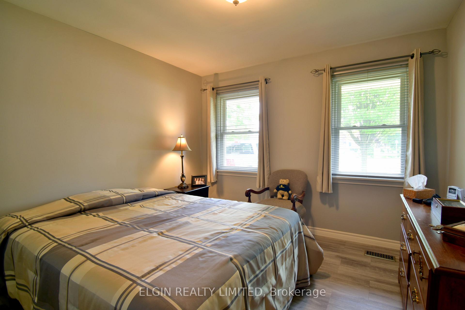Photo 16 of 174 Elm Street, St. Thomas — HOMEH