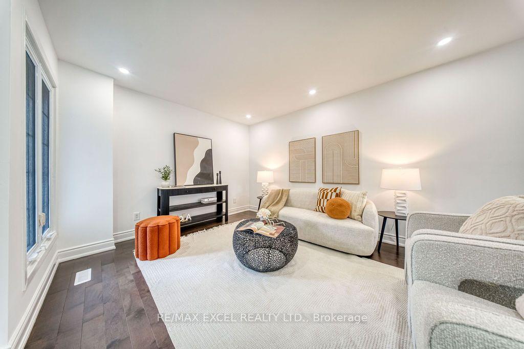 Photo 5 of 25 Barrington Crescent, Markham, Milliken Mills West — HOMEH
