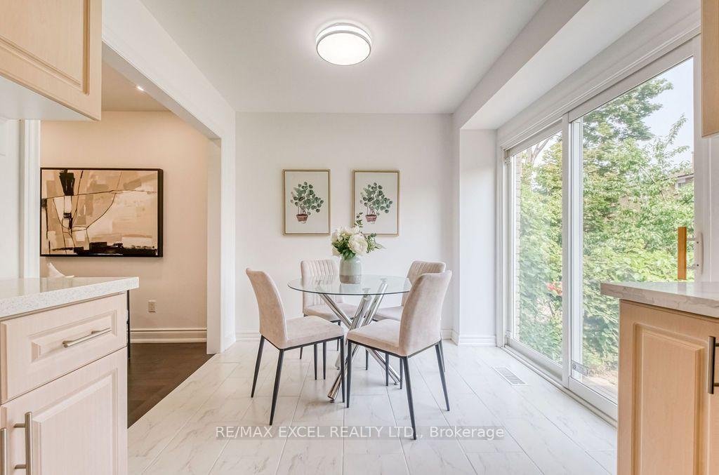Photo 16 of 25 Barrington Crescent, Markham, Milliken Mills West — HOMEH