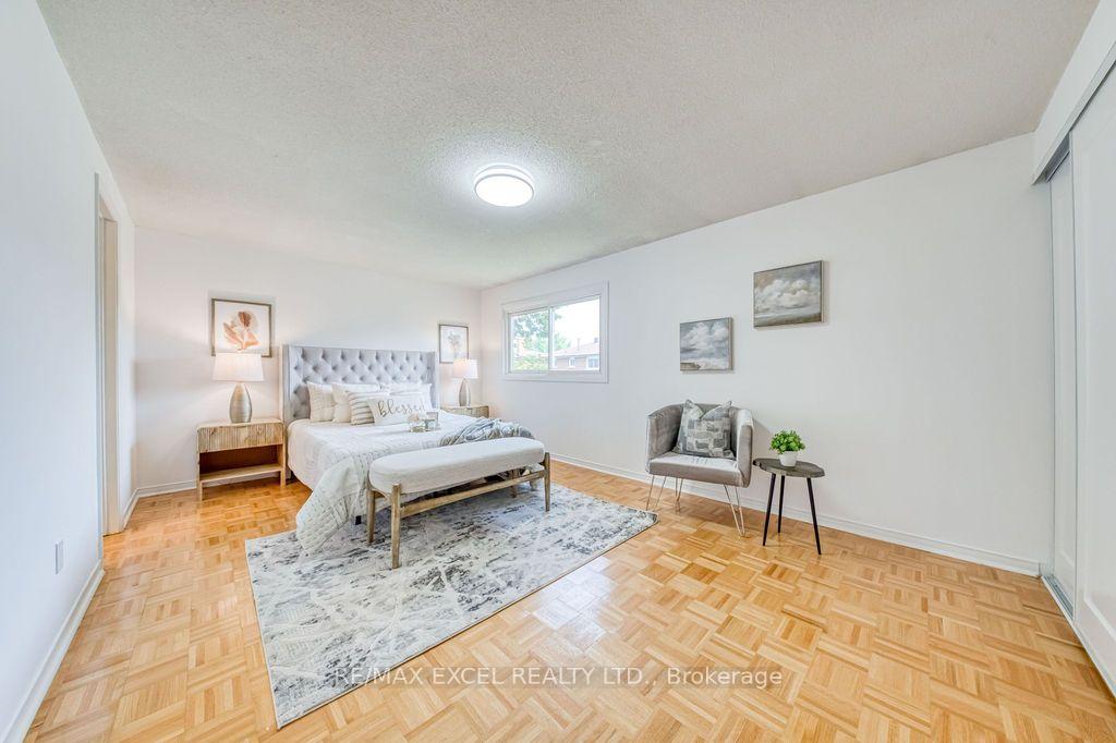 Photo 22 of 25 Barrington Crescent, Markham, Milliken Mills West — HOMEH