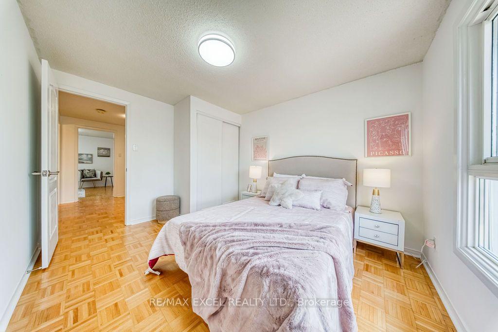 Photo 29 of 25 Barrington Crescent, Markham, Milliken Mills West — HOMEH