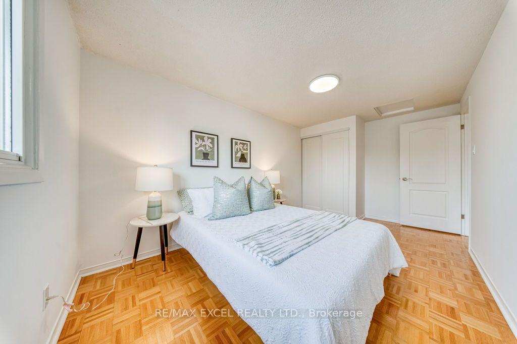 Photo 31 of 25 Barrington Crescent, Markham, Milliken Mills West — HOMEH