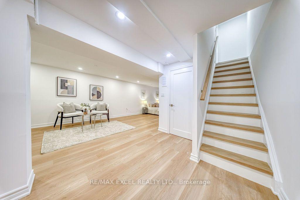 Photo 32 of 25 Barrington Crescent, Markham, Milliken Mills West — HOMEH