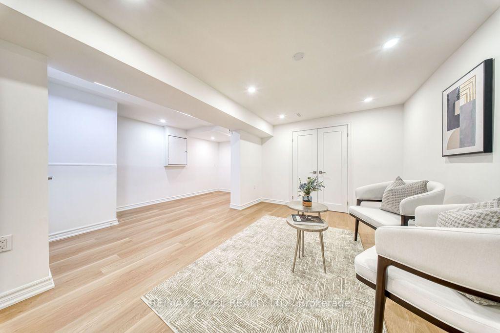 Photo 35 of 25 Barrington Crescent, Markham, Milliken Mills West — HOMEH