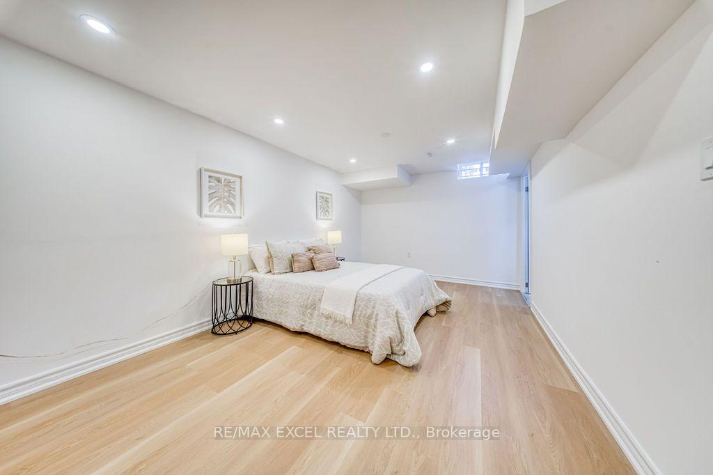 Photo 36 of 25 Barrington Crescent, Markham, Milliken Mills West — HOMEH