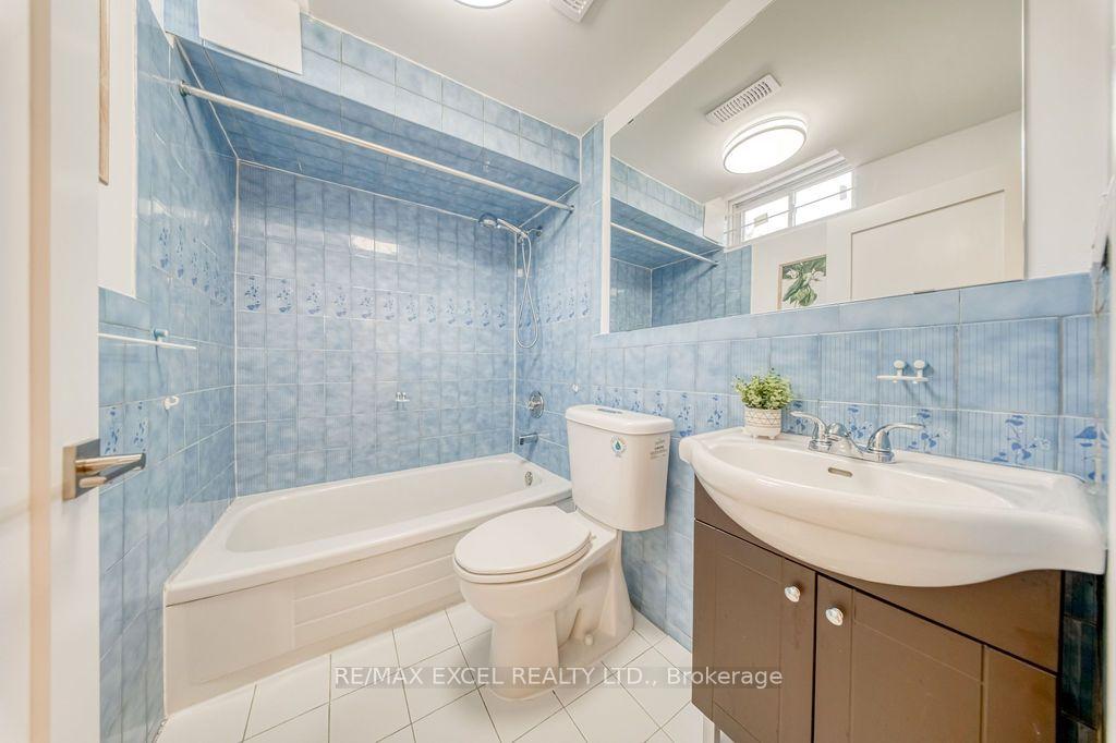 Photo 38 of 25 Barrington Crescent, Markham, Milliken Mills West — HOMEH
