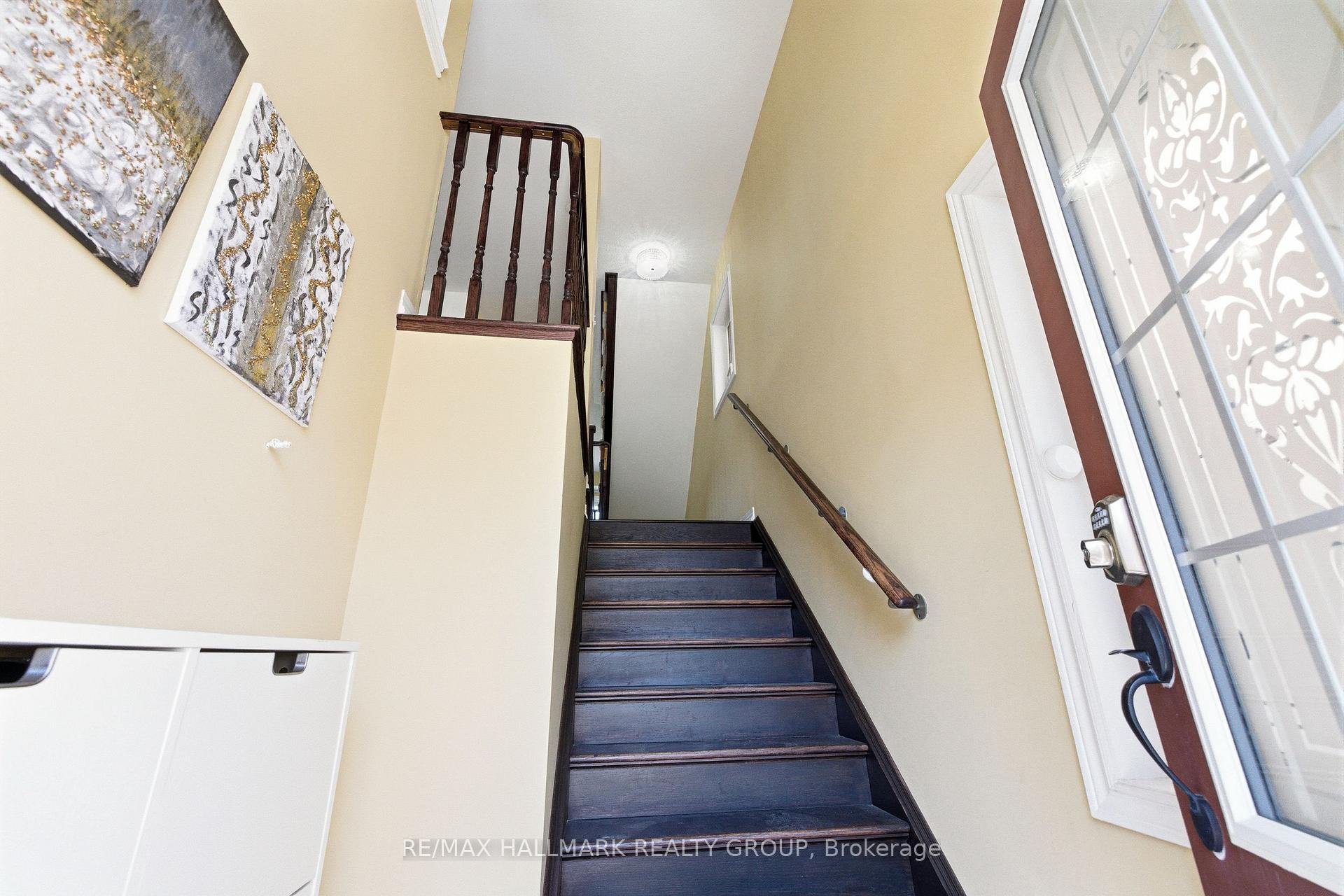 Photo 4 of 2464 Bromus Path, Oshawa, Windfields — HOMEH