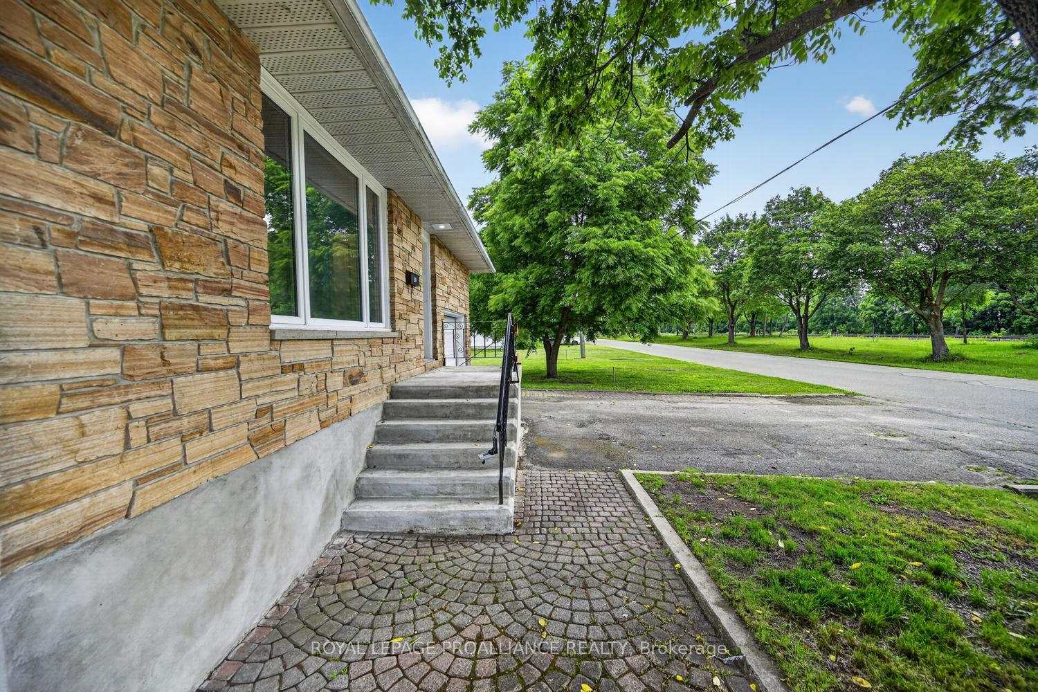 Photo 3 of 415 Railway Avenue, Prescott, Prescott — HOMEH