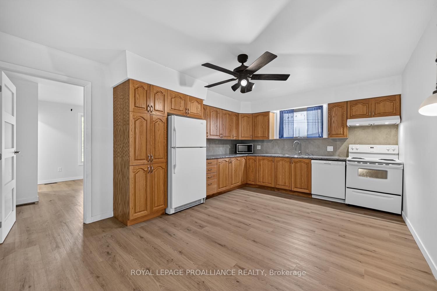 Photo 9 of 415 Railway Avenue, Prescott, Prescott — HOMEH