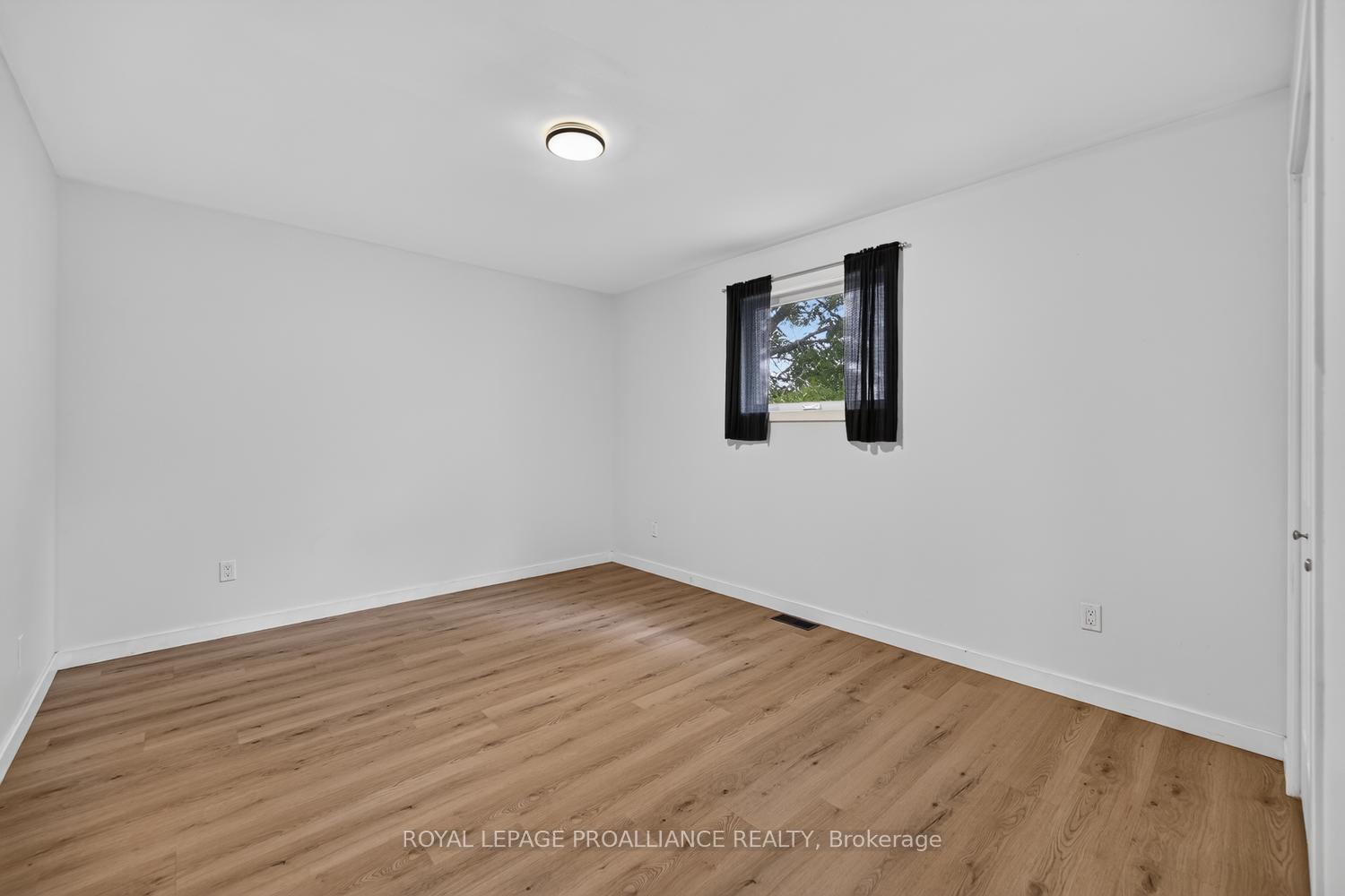 Photo 18 of 415 Railway Avenue, Prescott, Prescott — HOMEH