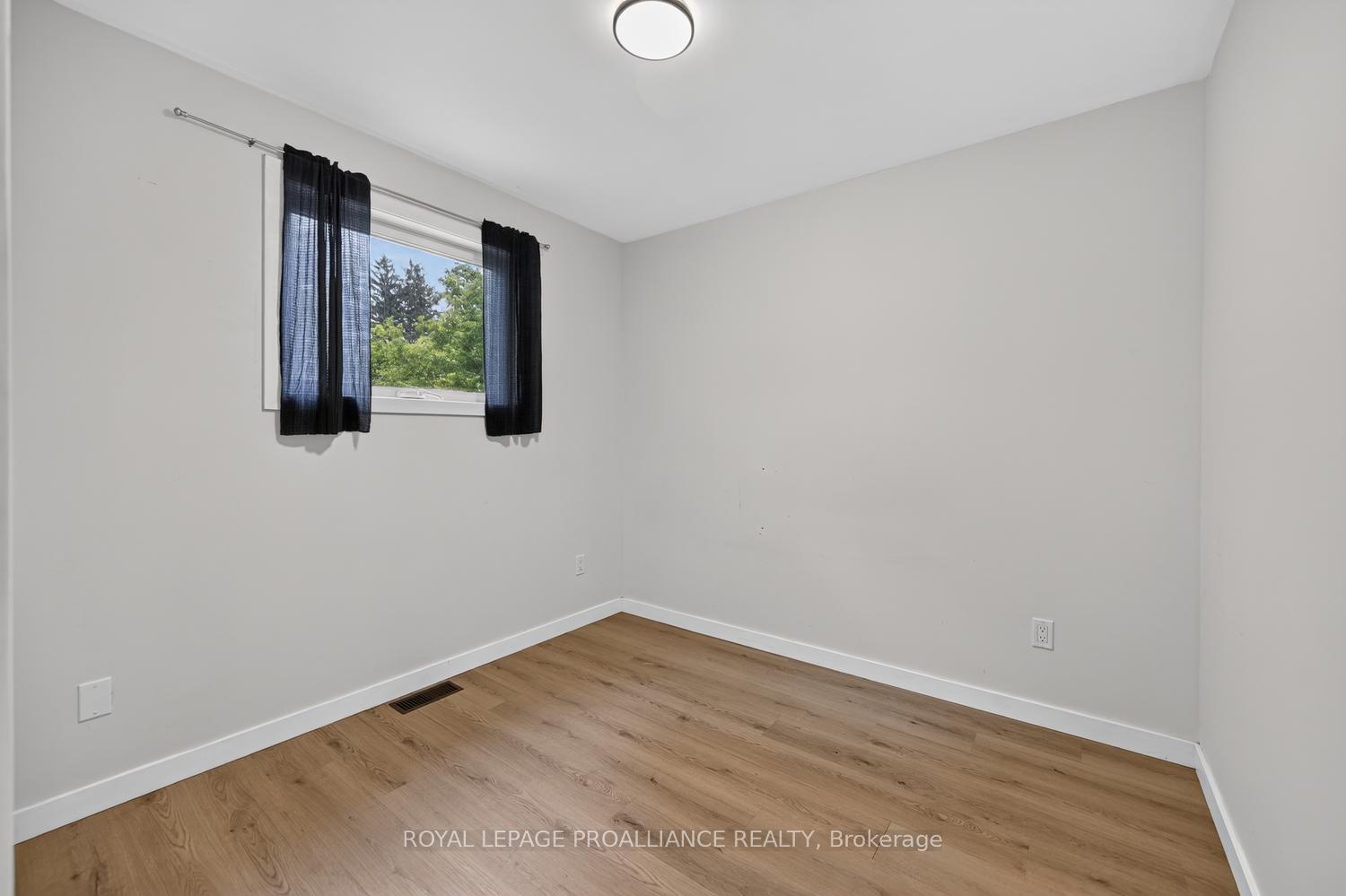Photo 19 of 415 Railway Avenue, Prescott, Prescott — HOMEH