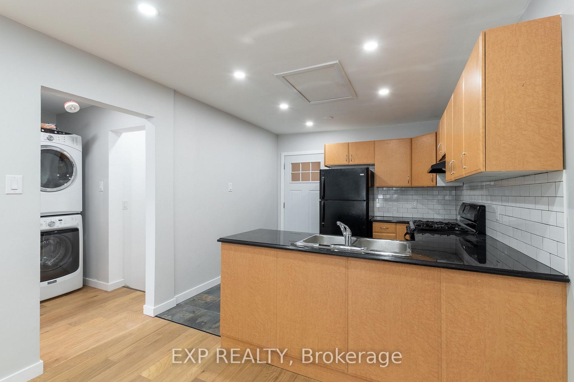 Photo 4 of 614 Chiddington Avenue, London, South R — HOMEH