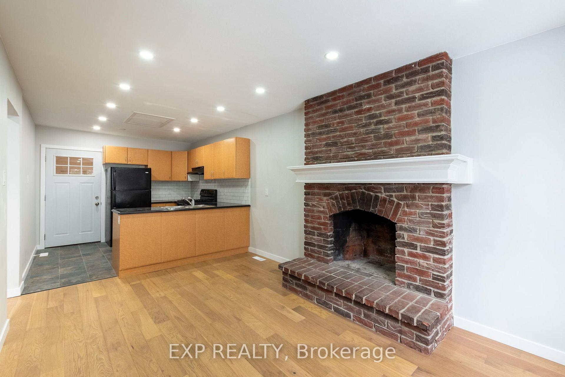 Photo 5 of 614 Chiddington Avenue, London, South R — HOMEH
