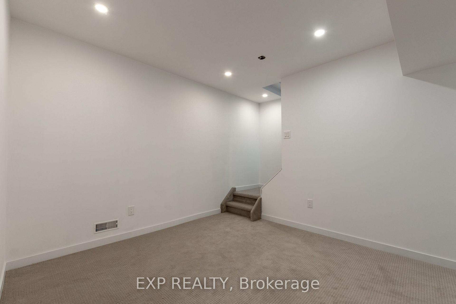 Photo 10 of 614 Chiddington Avenue, London, South R — HOMEH