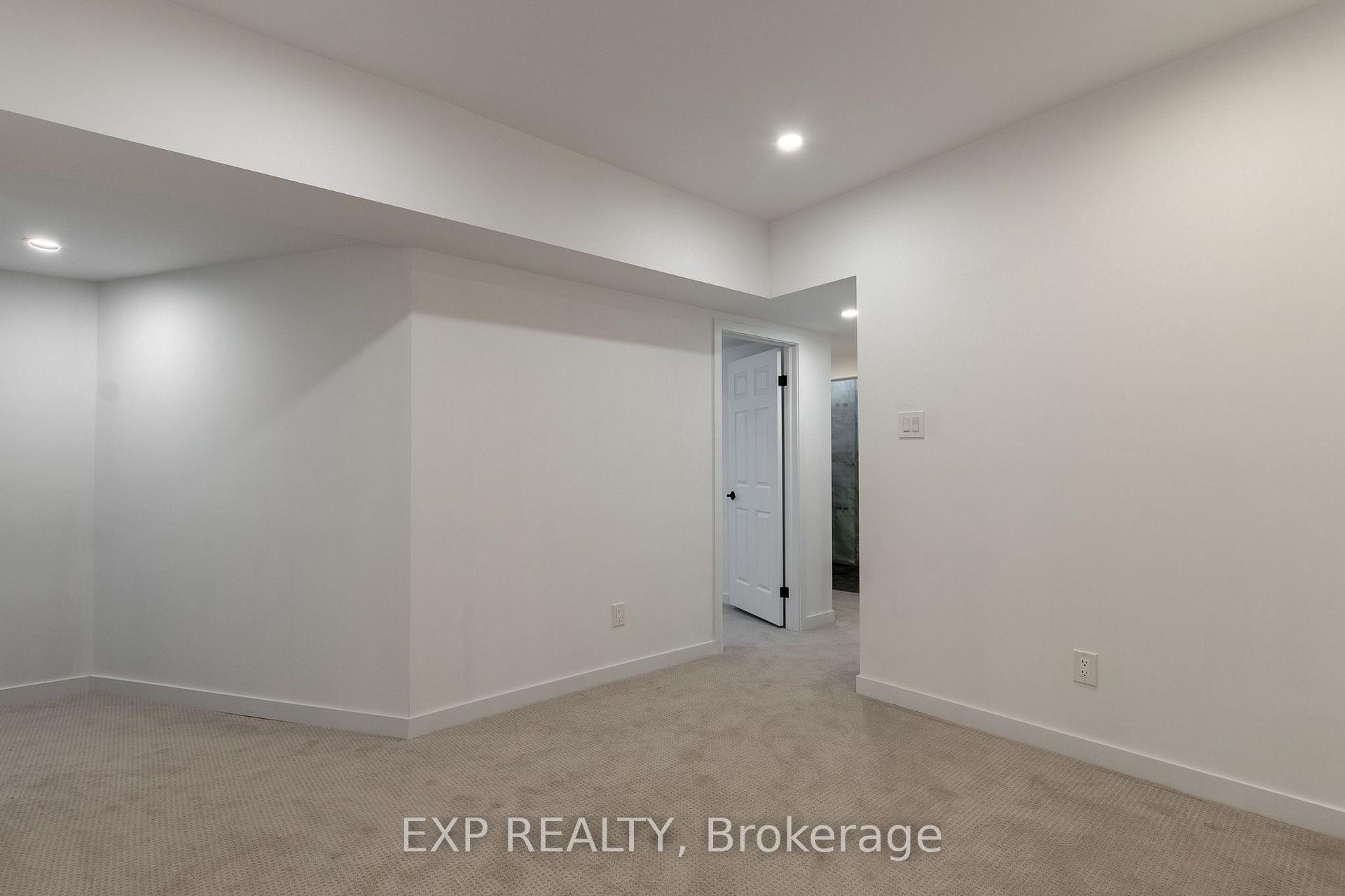 Photo 12 of 614 Chiddington Avenue, London, South R — HOMEH