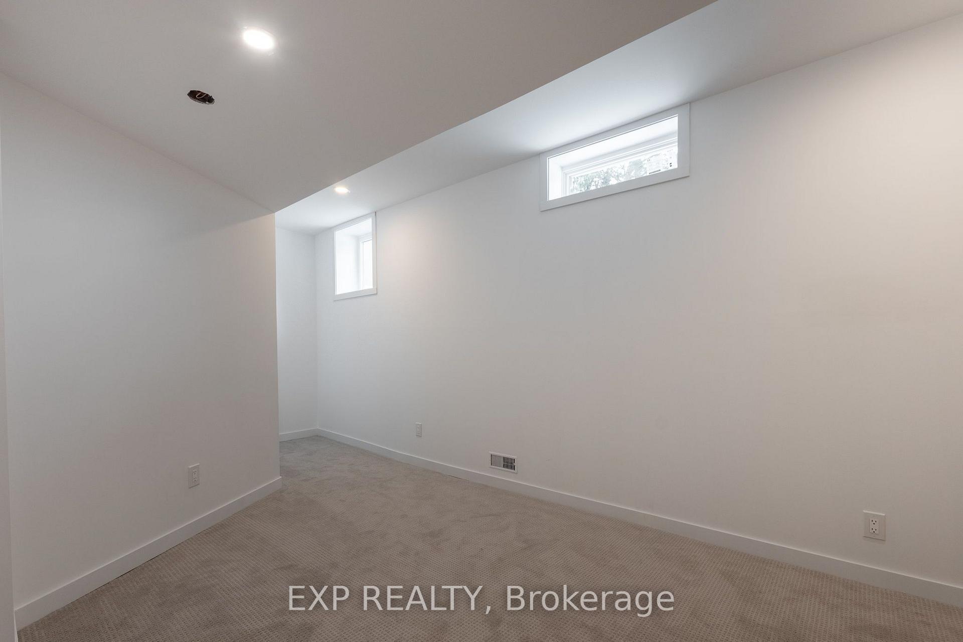 Photo 14 of 614 Chiddington Avenue, London, South R — HOMEH