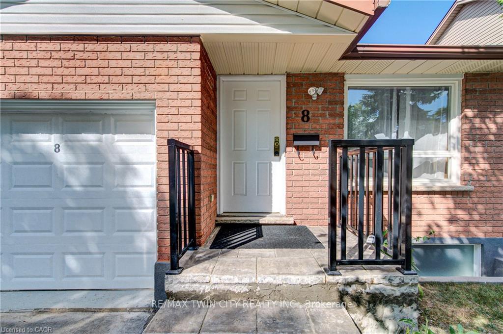 Photo 7 of 8 Pamela Place, Guelph, Willow West/Sugarbush/West Acres — HOMEH