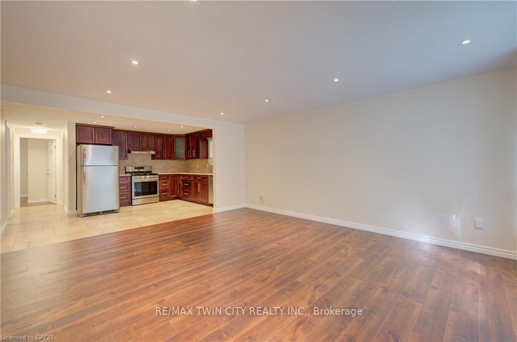 Photo 9 of 8 Pamela Place, Guelph, Willow West/Sugarbush/West Acres — HOMEH